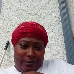 Meet your Posher, Denise